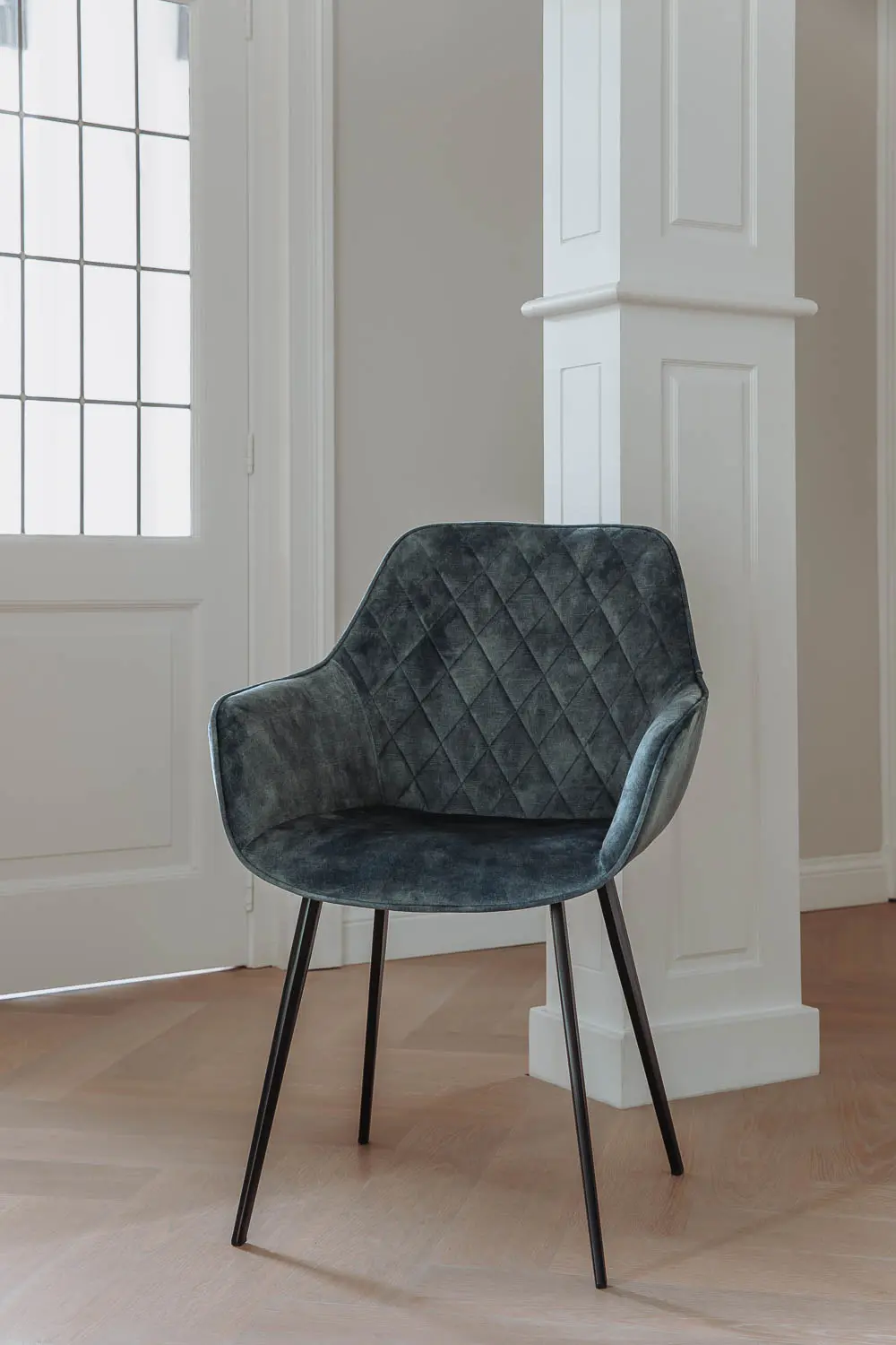 Goossens Basic Ebi Eetkamerstoel Stof Blauw - 8244598-goossens-basic-ebi-eetkamerstoel-stof-blauw-01