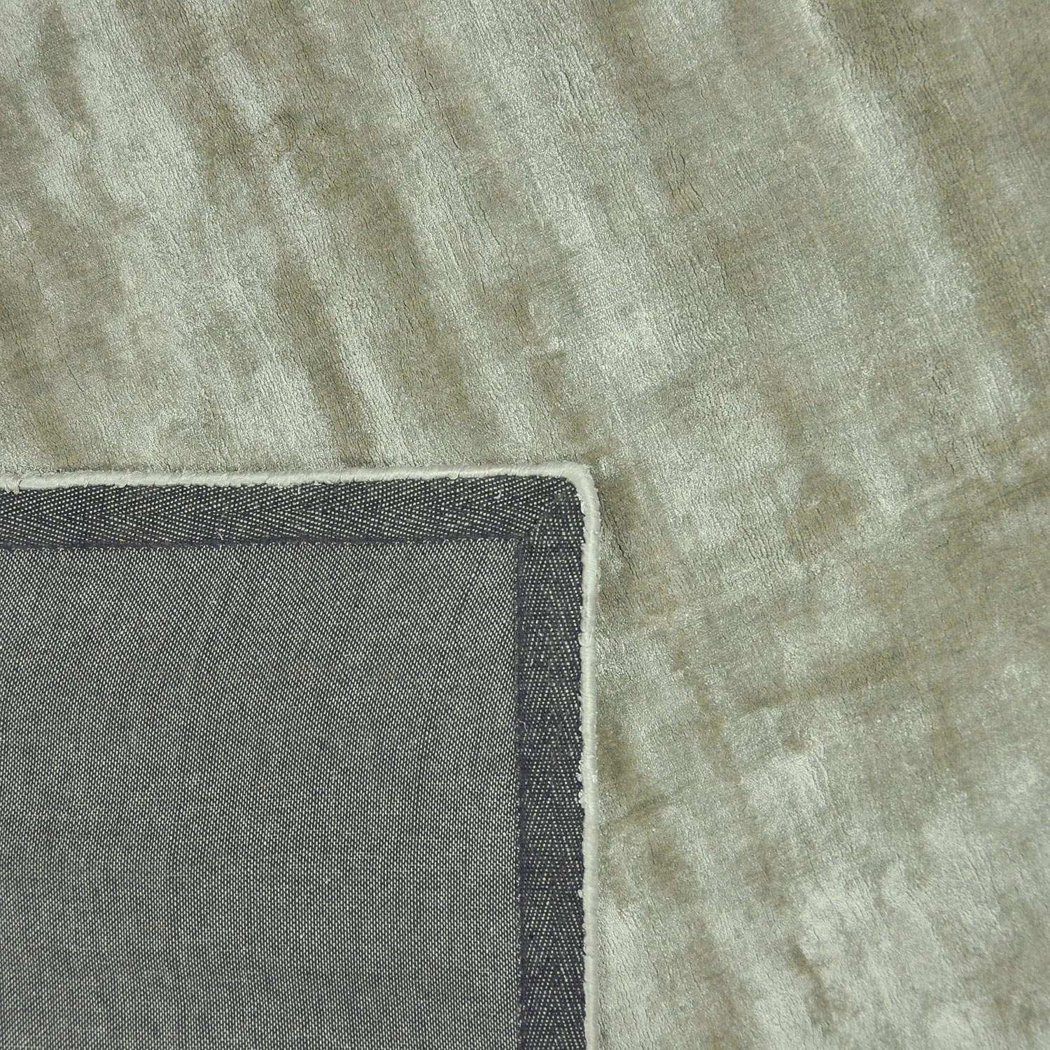 8211235-03
