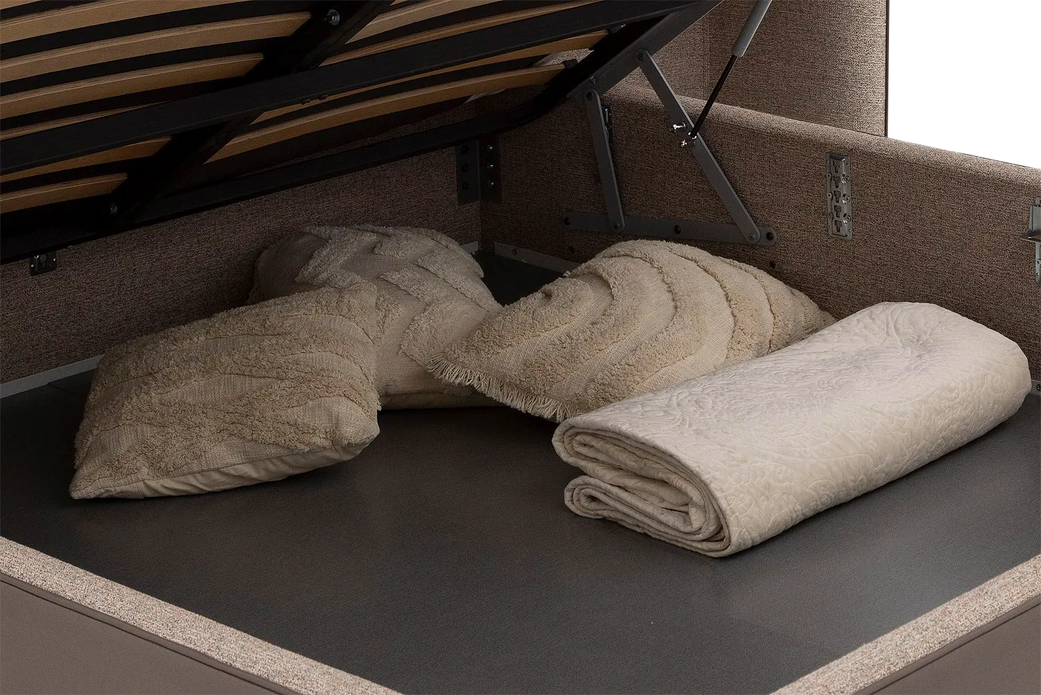 Goossens Burano Storage Bedframe Kunstleer - 8252935-goossens-burano-storage-bedframe-kunstleer-19